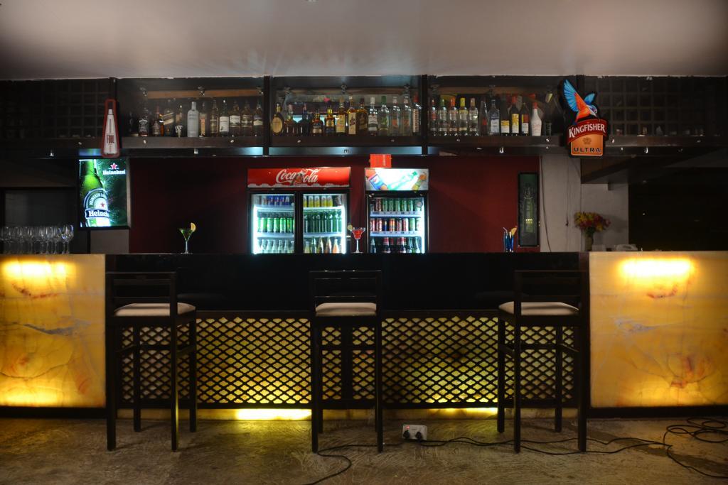 Sea Rock Inn Даман Экстерьер фото